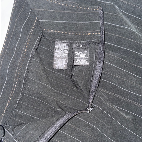 Nine West Black Pinstripe Suit Set Blazer Coat Pleated Skirt size 2 - Picture 15 of 16